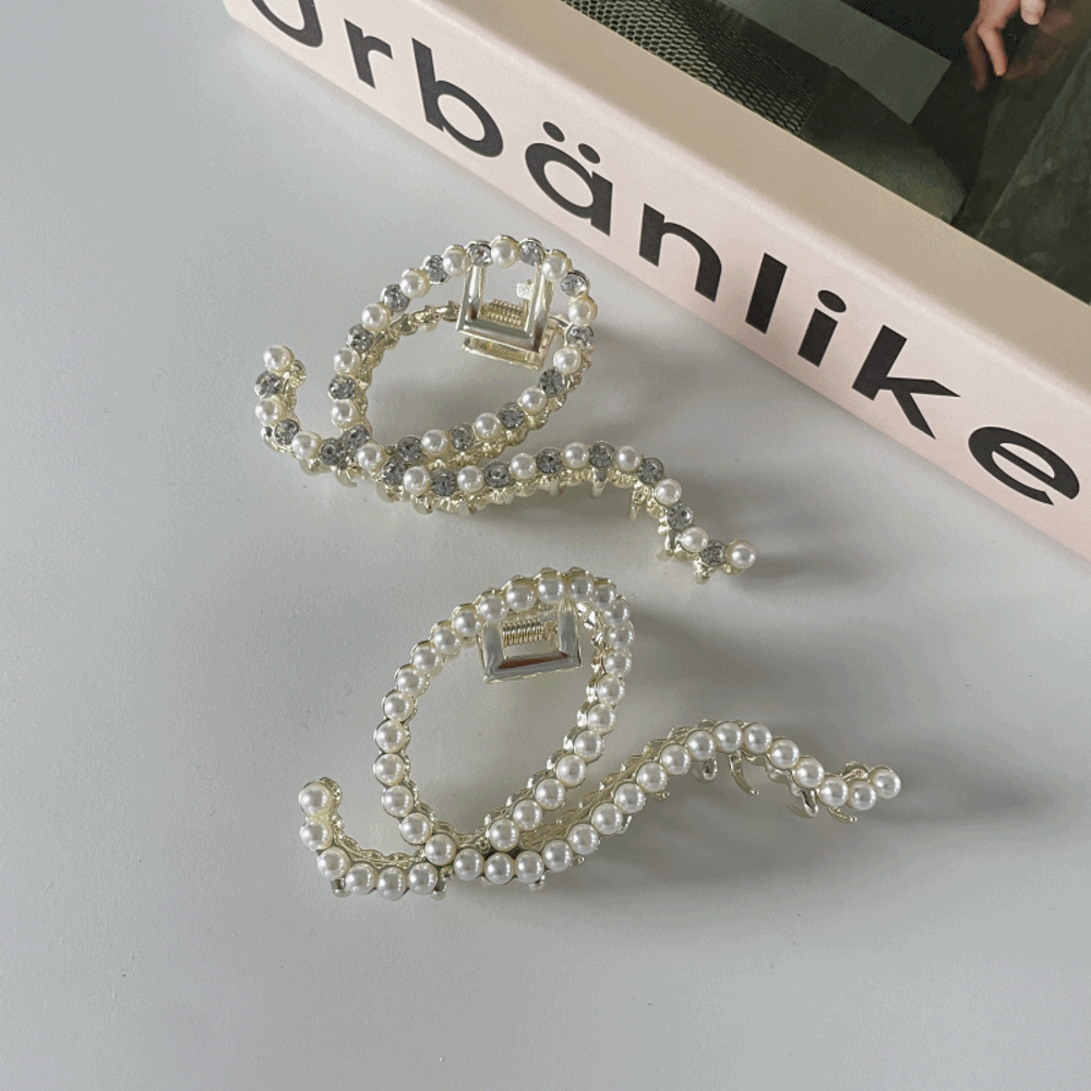 Crystal lake pin modleaf