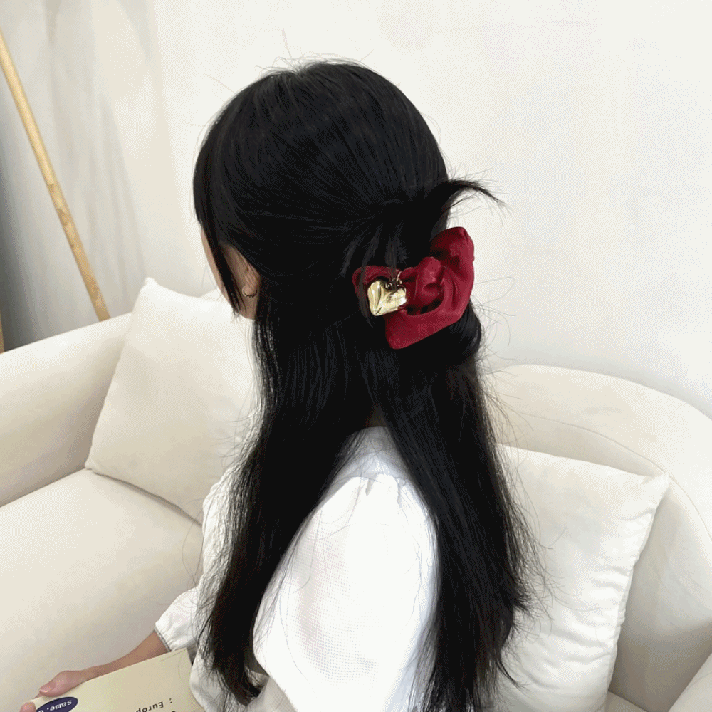 Satin heart hairband modleaf